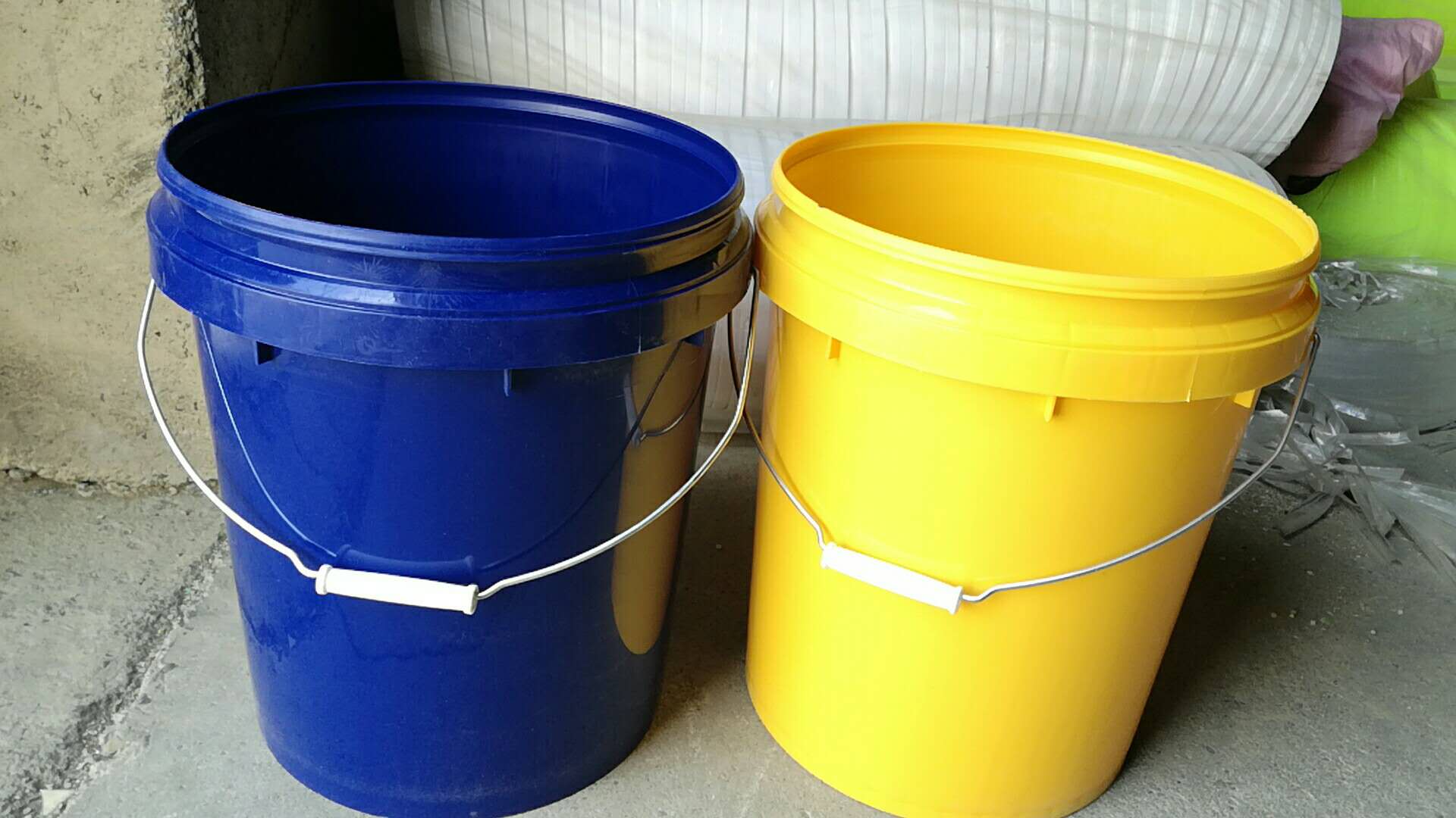 彩色塑料包装桶样桶